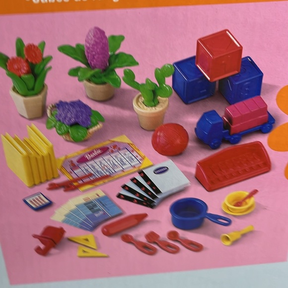 Barbie Classroom Playset Fun Learning at Kelly's Preschool 2002 #67427 - Picture 8 of 11